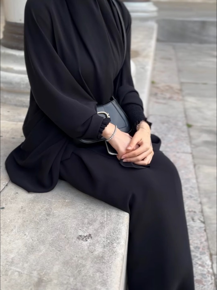 Esmâ — yoryo çarşaf, büzgülü manşet